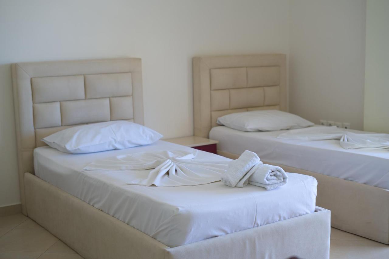 סרנדה Villa Roel מראה חיצוני תמונה