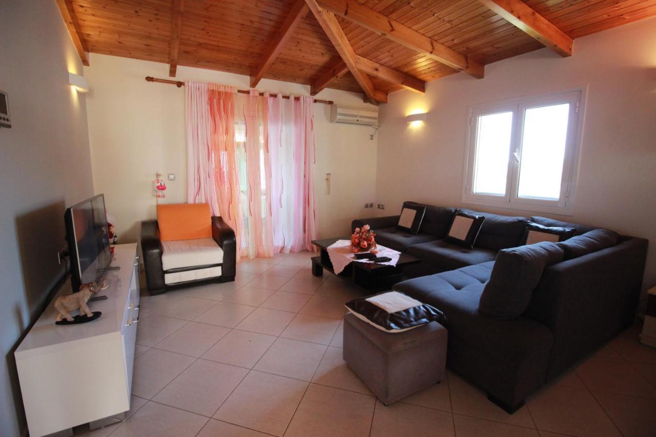 סרנדה Villa Roel מראה חיצוני תמונה