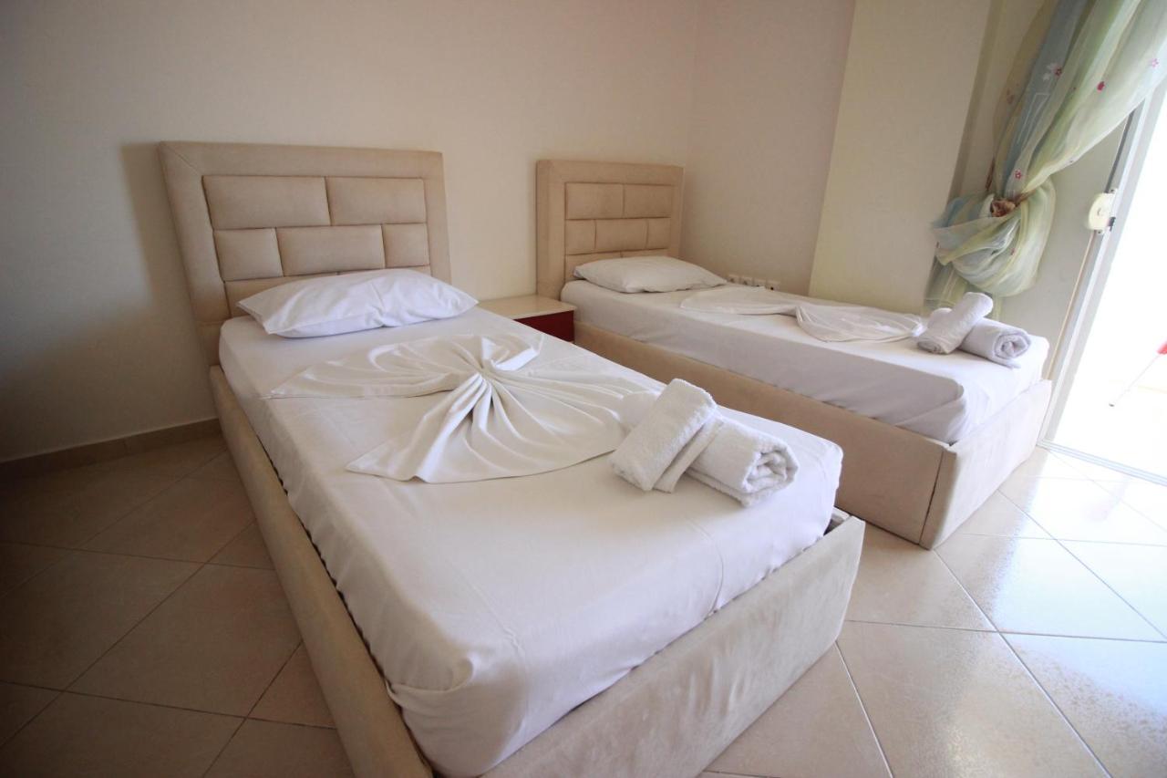 סרנדה Villa Roel מראה חיצוני תמונה