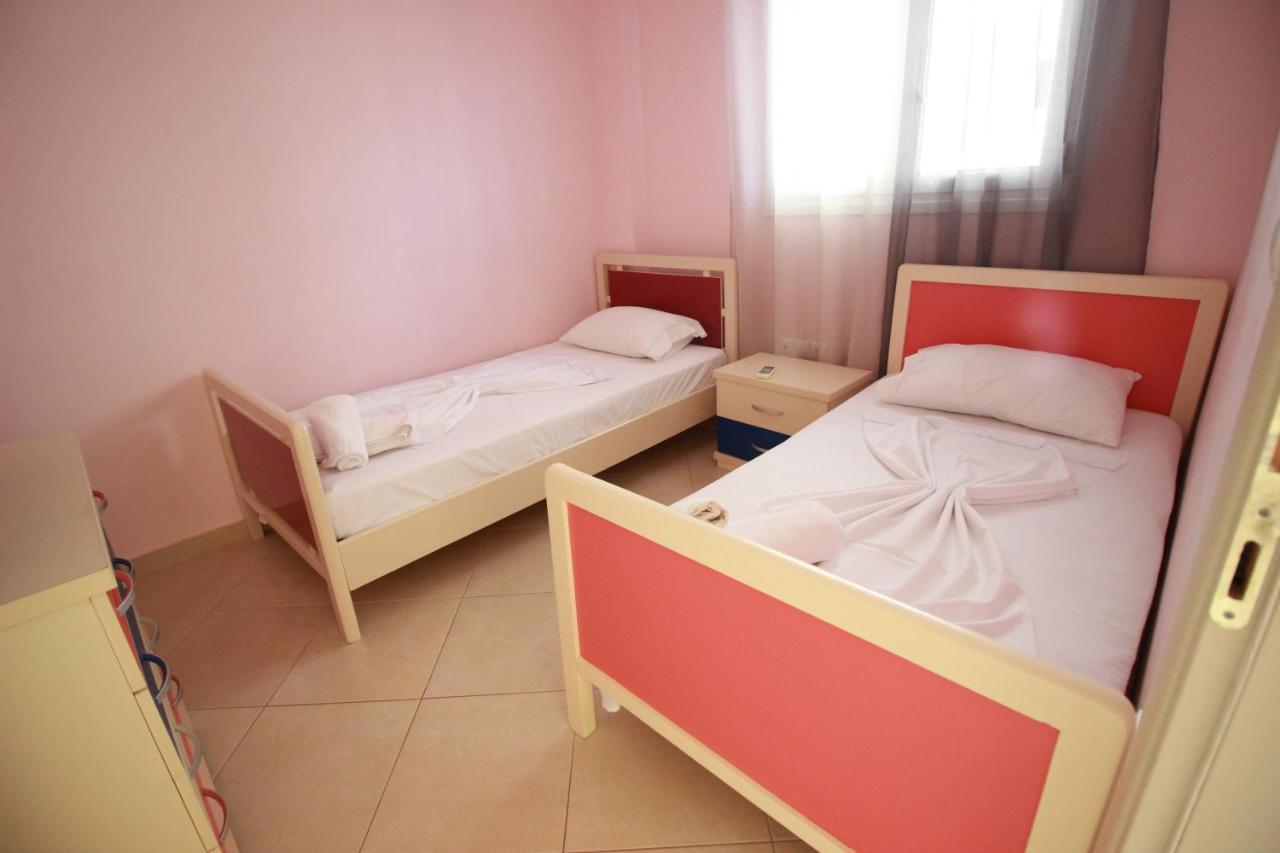 סרנדה Villa Roel מראה חיצוני תמונה